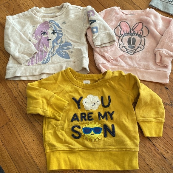 Toddler Girl Bundle Of Clothes and Sweaters - Picture 5 of 16